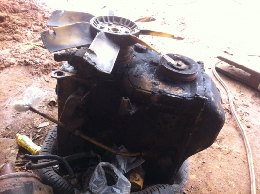 ขายเครื่องKOMATSU 4D95 60-5ขายตามสภาพ ราคาเบาครับ