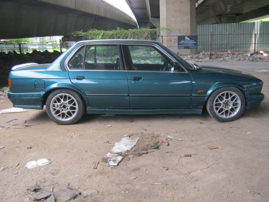 ขายบีเอ็ม E30สีสวย แบบแนวๆ เครื่องtoyota4Aขับหลังแมค16แอร์เย็น35000