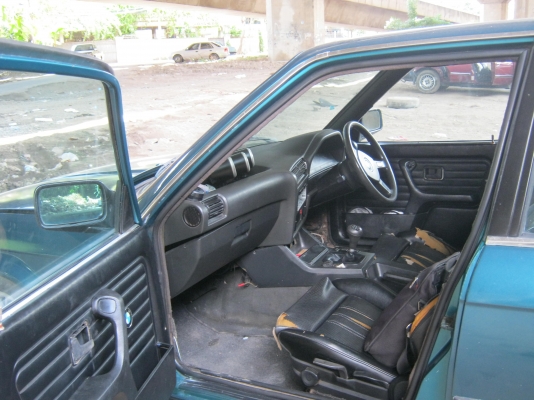 ขายบีเอ็ม E30สีสวย แบบแนวๆ เครื่องtoyota4Aขับหลังแมค16แอร์เย็น35000