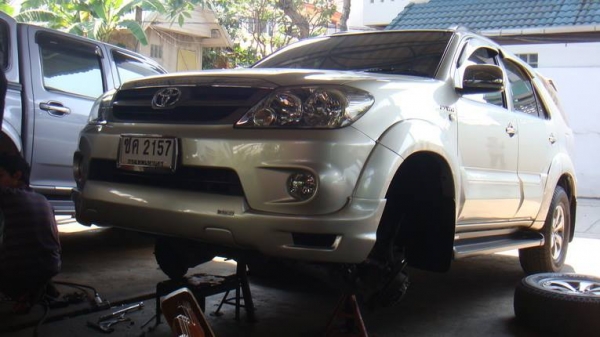ช่วงล่างรถ Fortuner by Shock Profender