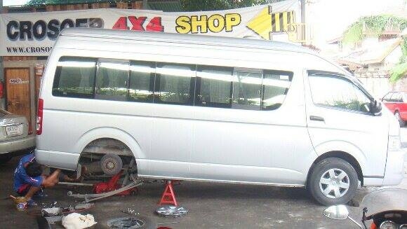 ช่วงล่างรถตู้ Toyota by Shock Profender