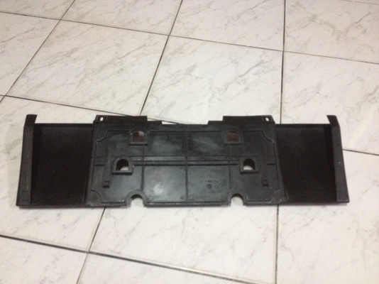 ขายชิ้นดำป้ายทะเบียน bmw e30 แท้ สีดำ ราคา500บาท โทร0924462525โส