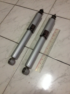 ขายโช็คอัพหน้านิสสัน ฟรอนเทียร์ แท้1คู่ ราคา500บาท โทร0924462525โส