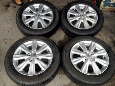 ----ขายแล้ว-----แม็กซ์โตโยต้า 15 นิ้ว ลาย 8 ก้าน 4 รู100 ตจว ส่งได้ครับ