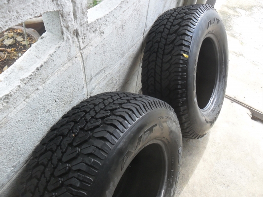 ยาง MICHELIN  235/70R15 ปี08 สวยๆ 1 คู่ ราคา 1900 บาท