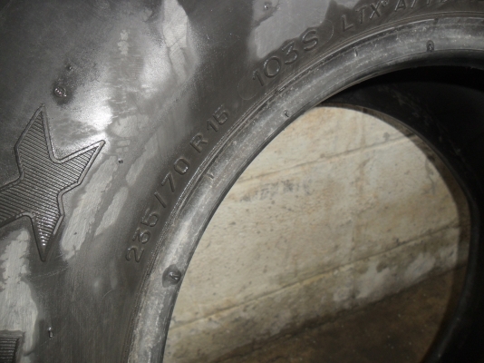 ยาง MICHELIN  235/70R15 ปี08 สวยๆ 1 คู่ ราคา 1900 บาท