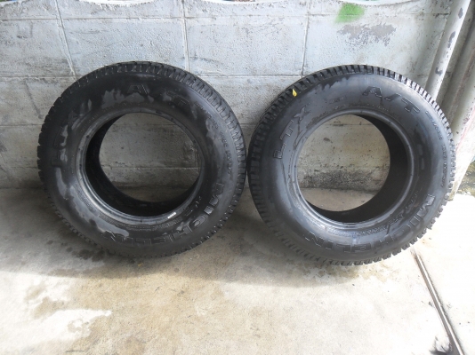 ยาง MICHELIN  235/70R15 ปี08 สวยๆ 1 คู่ ราคา 1900 บาท