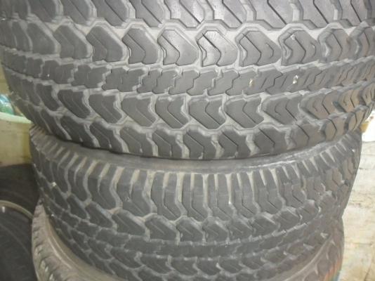 ยาง MICHELIN  235/70R15 ปี08 สวยๆ 1 คู่ ราคา 1900 บาท