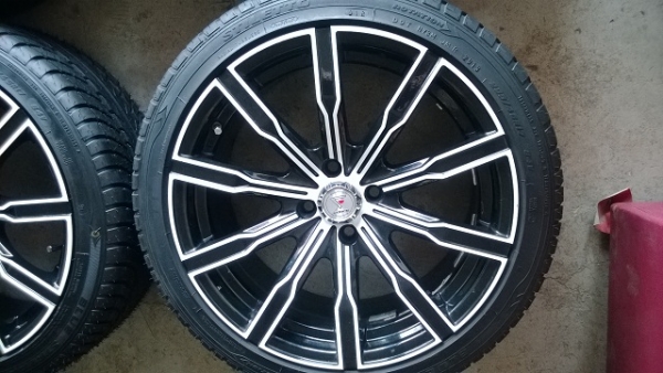 10 ก้าน สีดำหน้าขาว สวยมากใหม่มากคับ