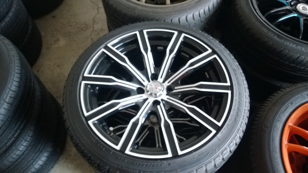 10 ก้าน สีดำหน้าขาว สวยมากใหม่มากคับ