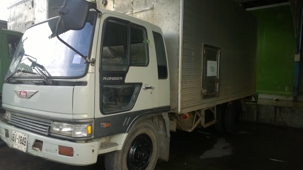 6ล้อ195แรง GD174(หัว-คัสซี)..รถตู้เย็น..ยกตู้ลง ยาง900-20...รถพร้อมใช้ เอาไปเก็บบ้าง..