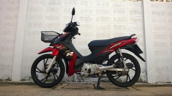 Axelo R หัวฉีด 2013 วิ่งน้อย ใหม่กริ๊บ มีDiskหลัง ถูกๆ ต่อรองได้