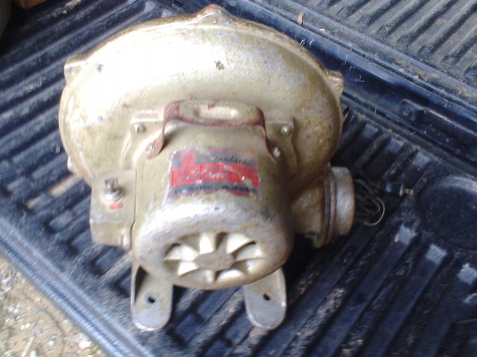 ตัวเป่าลม 2 นิ้วครึ่งสภาพเดิมๆเป็นของสแตนดาสครับ ลมแรง  ขนาด 2.5 นิ้ว  มีเสียงหวีดบ้างครั้ง  มอเตอร์ดีครับราคานี้ค้มครับ