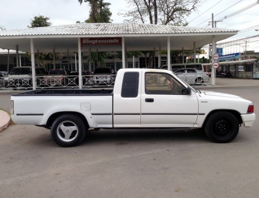 ขาย Toyata Hilux Mighty-x 2.5 ปี95สภาพพร้อมใช้งาน