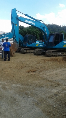 รถขุด SUNWARD SWE210 ขนาด 21 ตัน มาตรฐานยุโรป (Certificate of European)  สนใจติดต่อ  วิภาดา  ทองอ้ม  081-3194528