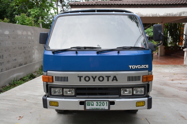 ขายรถ toyota dyna
