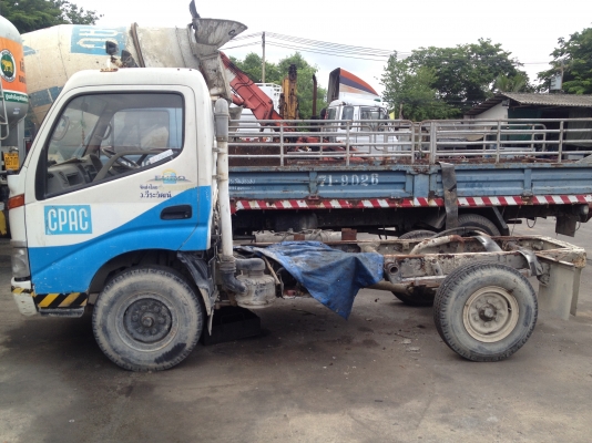 รถบรรทุก 4 ล้อ HINO DUTRO