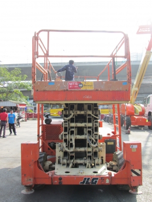 บริการให้เช่ารถกระเช้า JLG รายวัน รายสัปดาห์ รายเดือน  (พร้อมเทรนการใช้งานฟรี)