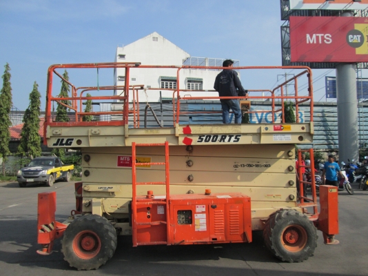 บริการให้เช่ารถกระเช้า JLG รายวัน รายสัปดาห์ รายเดือน  (พร้อมเทรนการใช้งานฟรี)