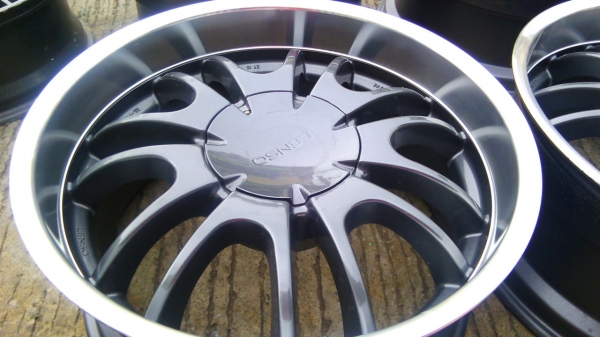 ล้อแม็กขอบ 20 สภาพใหม่มาก กิ๊ปๆ** 13500บาท ล้อแม็กขอบ 20 สภาพใหม่มาก กิ๊ปๆ** 13500บาท