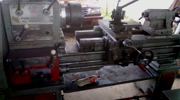 แท่นกลึง 5 ฟุต 3 เพลา เกียร์บล็อก พร้อมใช้งาน มีเบรก  67,000  ด่วน !!!!!