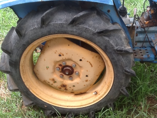 รถไถ hinomoto e10