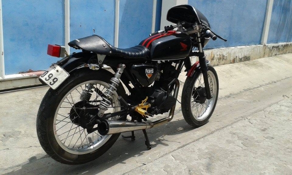 ขาย Honda GL 100 แนวคาเฟ่ แต่งเต็มๆ มีทะเบียน 19500