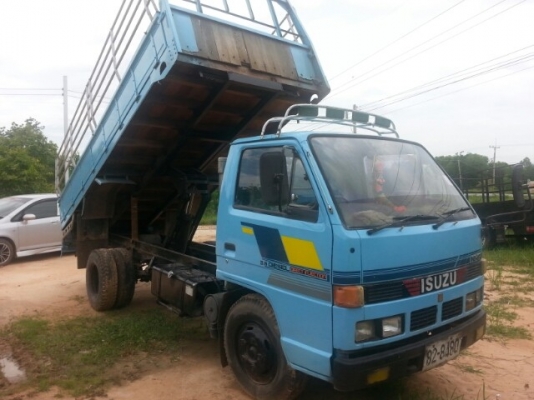 ขายดั้มเกษตร ISUZU NKR110แรง เครื่องดี แคชซีสวย ยางดี ภายในสวย กระบอกดั้มใหญ่ สภาพสวยพร้อมใช้งาน เอกสารพร้อมโอน สนใจโทร 090-8588220คุณนะ หรือ www.truck.in.th/498