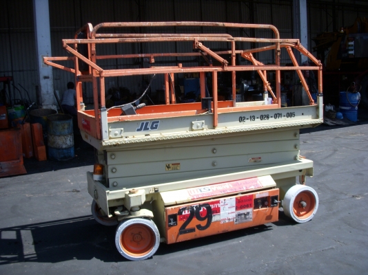 บริการให้เช่ารถกระเช้า JLG รายวัน รายสัปดาห์ รายเดือน ราคาถูก