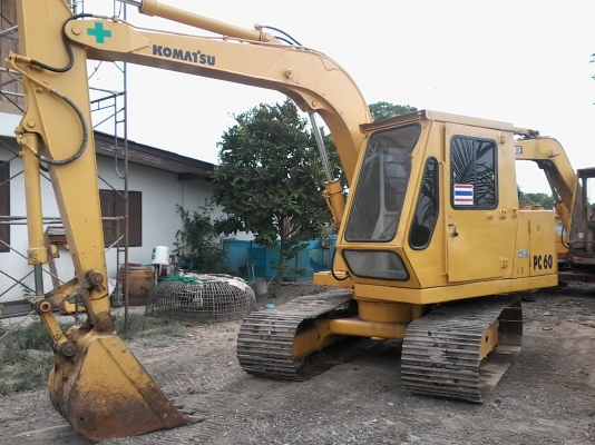 ขาย PC60 -1สวยสุดๆ 2000กว่าชม.แอร์หนาว ตัวเดินทน  ราคา430000