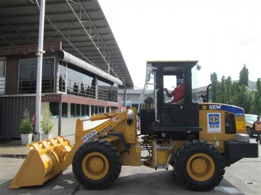 ขายรถตักล้อยาง ยี่ห้อ SEM BY CATERPILLAR รุ่น 616B **มีโปรโมชั่นพิเศษมากมาย**(สนใจติดต่อคุณอนุวัตน์ โทร.084-874-2940)โทรก่อนได้รับสิทธิ์พิเศษก่อนใคร