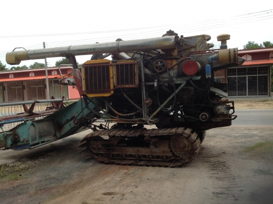 ((315,000))ขายถูกๆ รถเกี่ยว  บางไทรอุ้ม2.7ตัน พร้อมใช้งาน เครื่องIsuzu. 6HE-195แรง