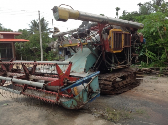 ((315,000))ขายถูกๆ รถเกี่ยว  บางไทรอุ้ม2.7ตัน พร้อมใช้งาน เครื่องIsuzu. 6HE-195แรง