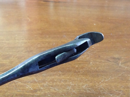 ขายคีมขันน็อต 6 เหลี่ยม โบราณ MASTERENCH 8"