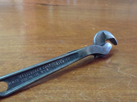 ขายคีมขันน็อต 6 เหลี่ยม โบราณ MASTERENCH 8"