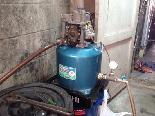 ขายปั้มน้ำอัตโนมัติ Hitachi 250 W สภาพดี พร้อมใช้งาน รับประกันคุณภาพ(ใส่ฝาครอบของใหม่)