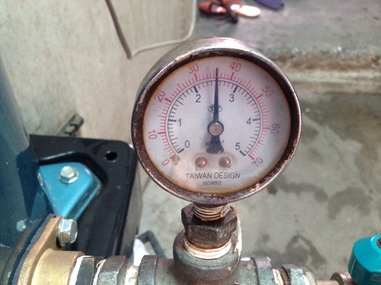 ขายปั้มน้ำอัตโนมัติ Hitachi 250 W สภาพดี พร้อมใช้งาน รับประกันคุณภาพ(ใส่ฝาครอบของใหม่)