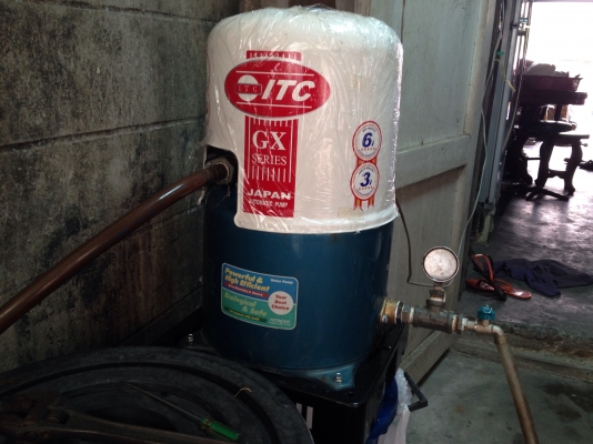 ขายปั้มน้ำอัตโนมัติ Hitachi 250 W สภาพดี พร้อมใช้งาน รับประกันคุณภาพ(ใส่ฝาครอบของใหม่)