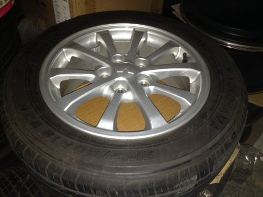 ขายล้อแม็ก mitsubishi lancer ex ขอบ16 พร้อมยาง แยกได้ครับ