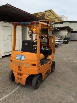 รถยกไฟฟ้า แบบนั่งขับขนาด 1.5 ตัน เสาสูง 3 เมตร Toyota 7FBL15