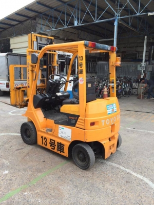 รถยกไฟฟ้า แบบนั่งขับขนาด 1.5 ตัน เสาสูง 3 เมตร Toyota 7FBL15