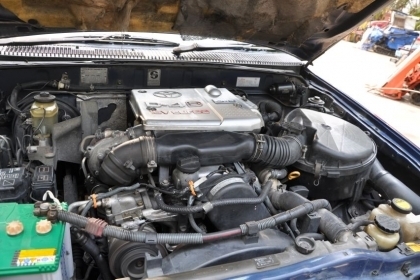 ขายดาวน์ ขายด่วน ขายถูก TOYOTA D4D Super Sport Cap4 4WD AUTO เบาะหนัง ปี2003 มือเดียวออกห้าง