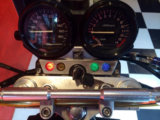 T&amp;T BIKE RAMA2ขายHONDA CB400 ปี94 เอกสารinvแท้ๆทุกฉบับราคาพิเศษเพียง 54500 ฿