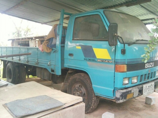 ขายISUZU NKR110แรง เครื่องดี แคชซีสวย สภาพพร้อมใช้งาน เอกสารพร้อมโอน สนใจโทร 090-8588220คุณนะ