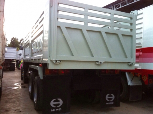 ขายรถบรรทุกสิบล้อดัมพ์ HINO 3M เครื่องเดิม 240 แรง เกียร์เดิม สโลด์ยก กระบะสามมิตร ทะเบียนพร้อม