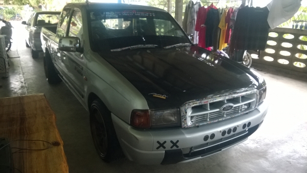 ขาย ford ranger 2.5 XLS ปี 02 แต่งซิ่งพร้อมหล่อ ครบๆ สักคันคับ