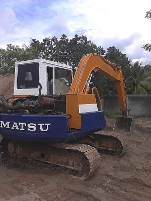 ขายแบคโฮครับ PC60-5 ราคาถูกๆครับลดอีกครับ