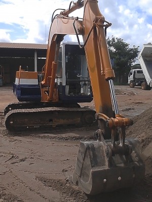 ขายแบคโฮครับ PC60-5 ราคาถูกๆครับลดอีกครับ