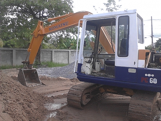 ขายแบคโฮครับ PC60-5 ราคาถูกๆครับลดอีกครับ