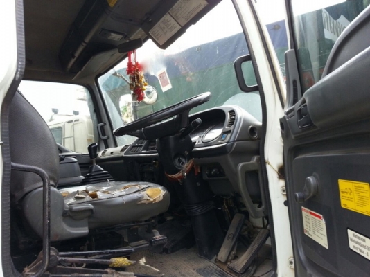 รถอีซูซุ 10 ล้อดั๊ม 270 แรงม้า. ปี 49 สนใจติดต่อ 081 - 6079515 รถอีซูซุ 10 ล้อดั๊ม 270 แรงม้า. ปี 49 สนใจติดต่อ 081 - 6079515